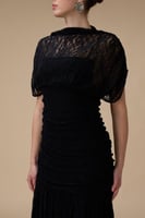 فستان أسود ماكسي دانتيل بأكمام قصيرة