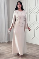 فستان ماكسي مزين بكريستال ورباط من الخصر لون بيج