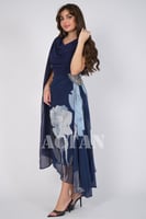 فستان بكسرات غير متساوي الطول لون كحلي