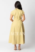 فستان كتان ميدي بياقة مطوية لون اخضر