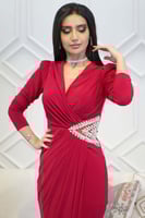 فستان ماكسي بفصوص من الجنب لون احمر