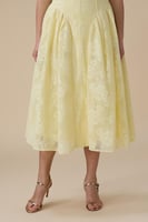 فستان اصفر ميدي بدانتيل مورد