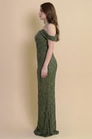 فستان طويل زيتي بقصة أوف شولدر