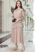 فستان شيفون ماكسي بأكمام دانتيل لون بيج