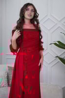 فستان ماكسي درابية بفتحة من الأمام لون احمر