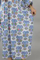 جلابيه بتصميم فراشه بطبعات لون ازرق