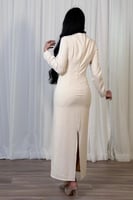 فستان ضيق بقصة مستقيمة لون بيج