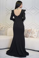 فستان ماكسي بأكتاف وفتحه من الأمام لون اسود