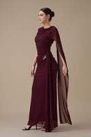 فستان طويل برغندي لامع بوشاح