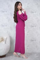 فستان ماكسي بفتحة من الأمام مزين بالفصوص لون ارجوا...