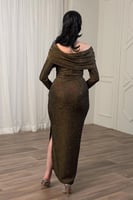 فستان ذهبي لامع أوف شولدر بفصوص وأكمام طويلة