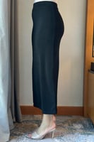 تنورة انيقة ميدي لون اسود