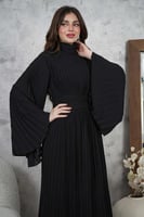 فستان ماكسي بليسيه بياقة عالية لون اسود