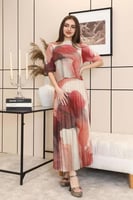 طقم تنورة وبلوزة بليسيه مموج