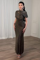 فستان بلمعة درابية بفتحة علي الصدر لون ذهبي