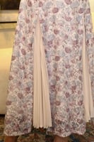 فستان ماكسي دانتيل بحزام مزين بكرستال وريش لون بيج