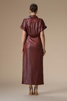 فستان كستنائي ميدي بأكمام قصيرة