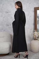 فستان ماكسي بليسيه بياقة عالية لون اسود