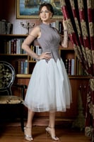 فستان سهره بتصميم اكمام منفصله لون رصاصي