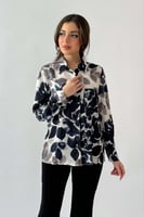 قميص ساتان بطبعة ازهار