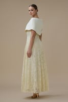 فستان طويل بلون سكري دانتيل