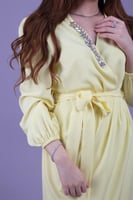 فستان لف بكرستال لون اصفر