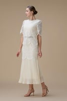 طقم سكري دانتيل مع تنورة بليسيه أنيقة