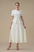 طقم تنورة ميدي سكري بتفاصيل زهور ثلاثية الأبعاد