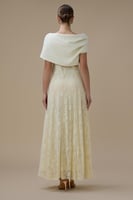 فستان طويل بلون سكري دانتيل