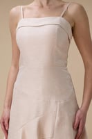 فستان ميدي مشمشي بحمالات رفيعة بطبقات مع دانتيل