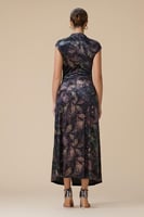 فستان مخمل مشجر بأكمام قصيرة