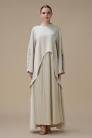 جلابية انيقة بيج بتصميم بليسيه