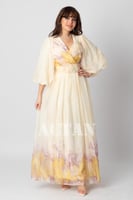 فستان طويل بأكمام بف