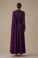 فستان طويل بنفسجي بوشاح كتف
