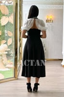 فستان ميدي بقصة مفتوحة من الظهر لون اسود