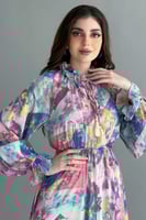 فستان كلوش مورد الياقه