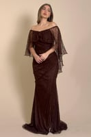 فستان طويل لون بني اوف شولدر