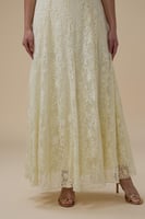 فستان طويل بلون سكري دانتيل