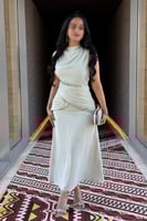 فستان ميدي بطيات عالخصر لون اخضر فاتح