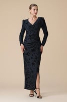 فستان اسود طويل مخمل