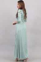 فستان بتصميم مقسم بلاسيه بكريستال عالياقه لون تيفا...