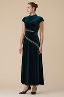 فستان اخضر مخمل ماكسي