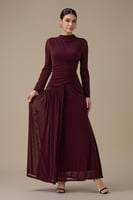 فستان طويل برغندي لامع بكسرات جانبية