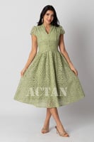 فستان ميدي كلوش مورد لون اخضر