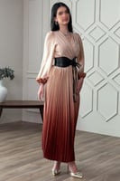 فستان بليسيه مموج اللون بحزام لون كوفي