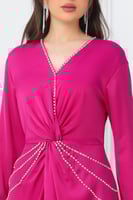 فستان ساتان ماكسي مطرز بكريستال لون فوشي