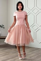 فستان ميدي بياقة مزينة بلؤلؤ لون وردي