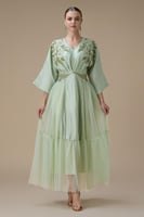 جلابية طويلة اخضر فاتح مطرزة