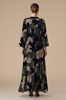 فستان اسود طويل مورد مخمل