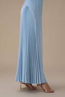 فستان طويل ازرق بتطريزات زهرية